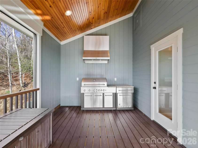 21 Sugar Maple Drive, Mills River, NC 28759.  MLS# CAR4358903, YatesRealty ID 24106. 