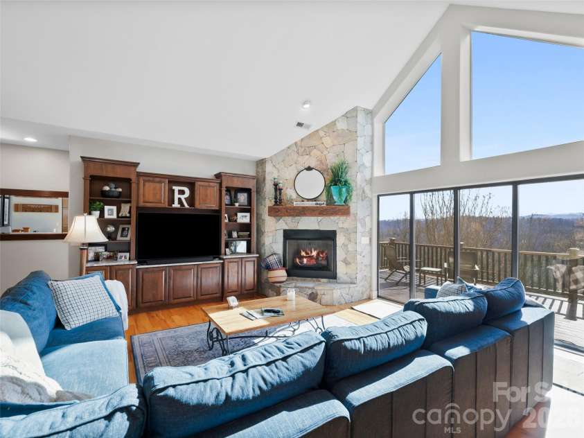 21 Sugar Maple Drive, Mills River, NC 28759.  MLS# CAR4358903, YatesRealty ID 24106. 