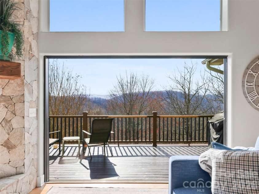 21 Sugar Maple Drive, Mills River, NC 28759.  MLS# CAR4358903, YatesRealty ID 24106. 