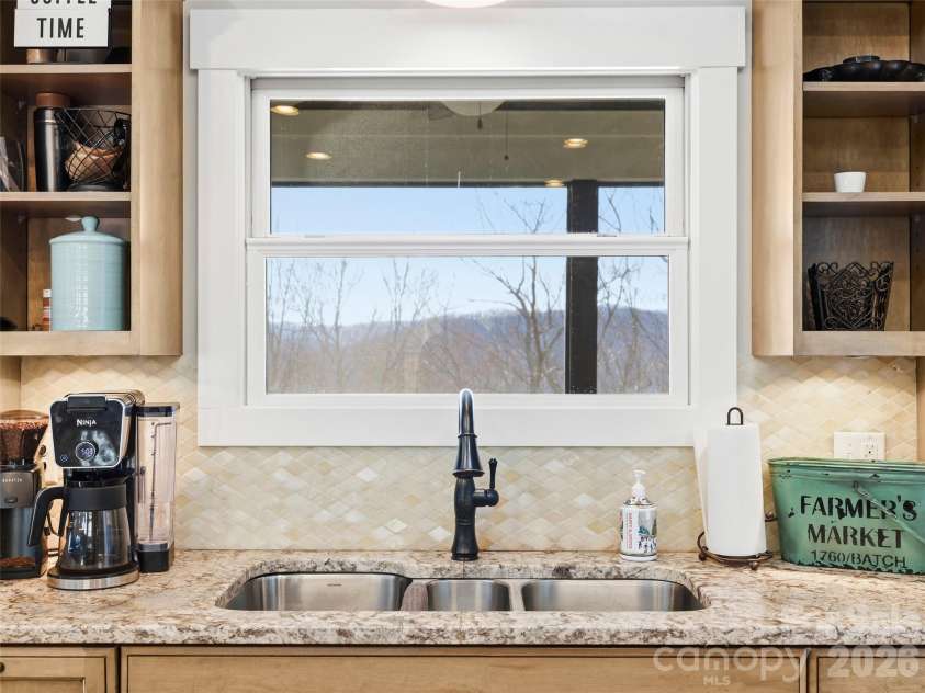 21 Sugar Maple Drive, Mills River, NC 28759.  MLS# CAR4358903, YatesRealty ID 24106. 