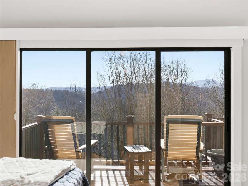 21 Sugar Maple Drive, Mills River, NC 28759.  MLS# CAR4358903, YatesRealty ID 24106. 