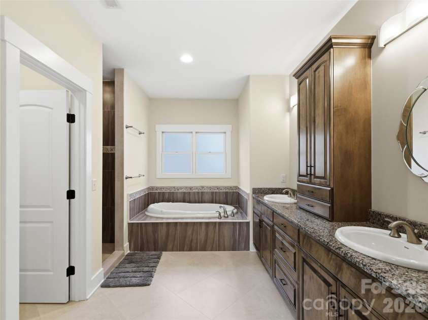 21 Sugar Maple Drive, Mills River, NC 28759.  MLS# CAR4358903, YatesRealty ID 24106. 