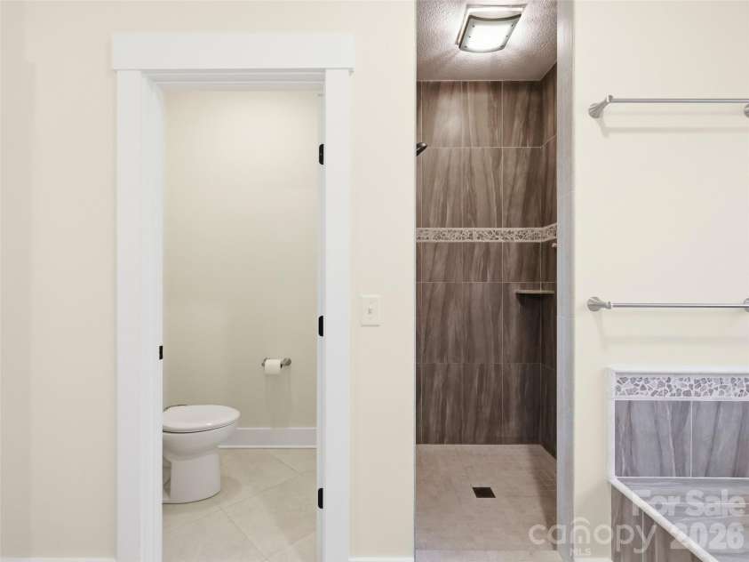 21 Sugar Maple Drive, Mills River, NC 28759.  MLS# CAR4358903, YatesRealty ID 24106. 
