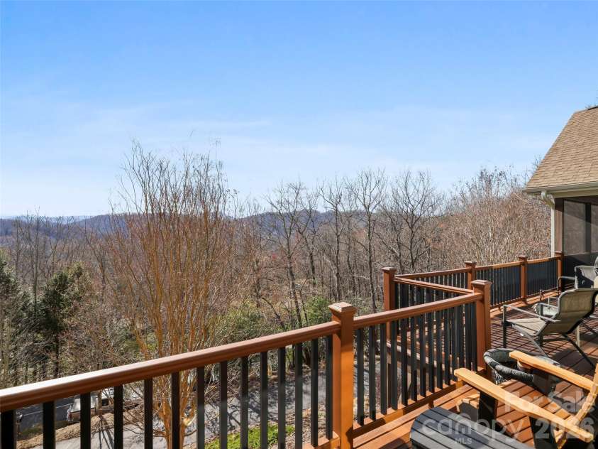 21 Sugar Maple Drive, Mills River, NC 28759.  MLS# CAR4358903, YatesRealty ID 24106. 