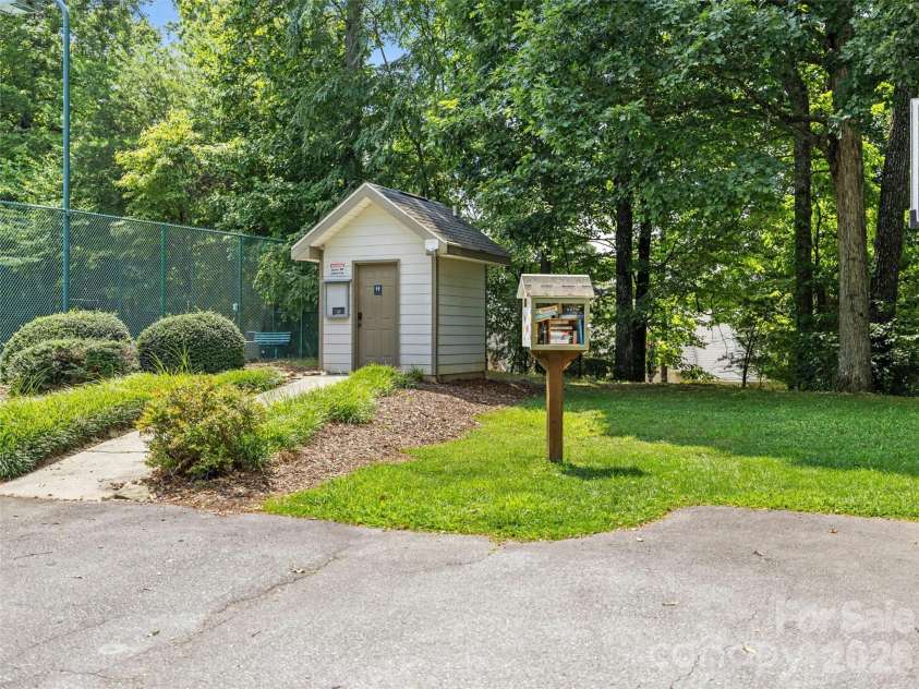 21 Sugar Maple Drive, Mills River, NC 28759.  MLS# CAR4358903, YatesRealty ID 24106. 