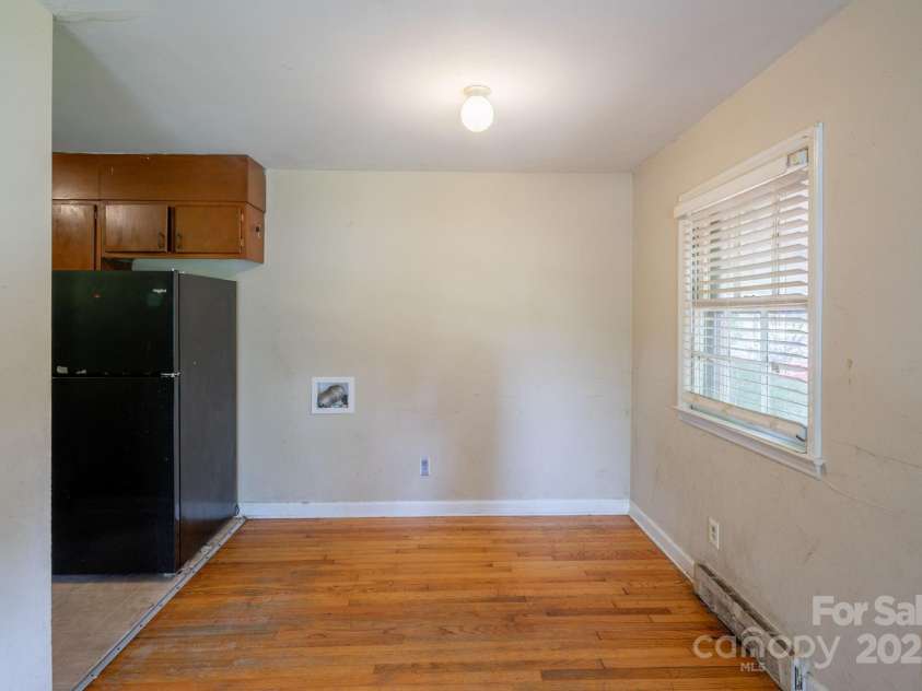 823 Yuma Street, Charlotte, NC 28213.  MLS# CAR4270222, YatesRealty ID 24108. 