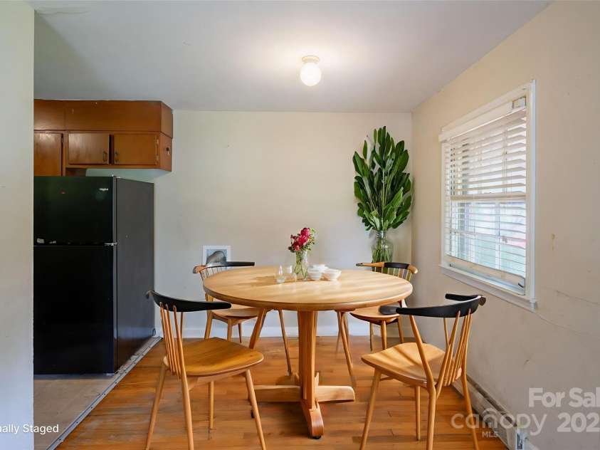 823 Yuma Street, Charlotte, NC 28213.  MLS# CAR4270222, YatesRealty ID 24108. Virtually staged