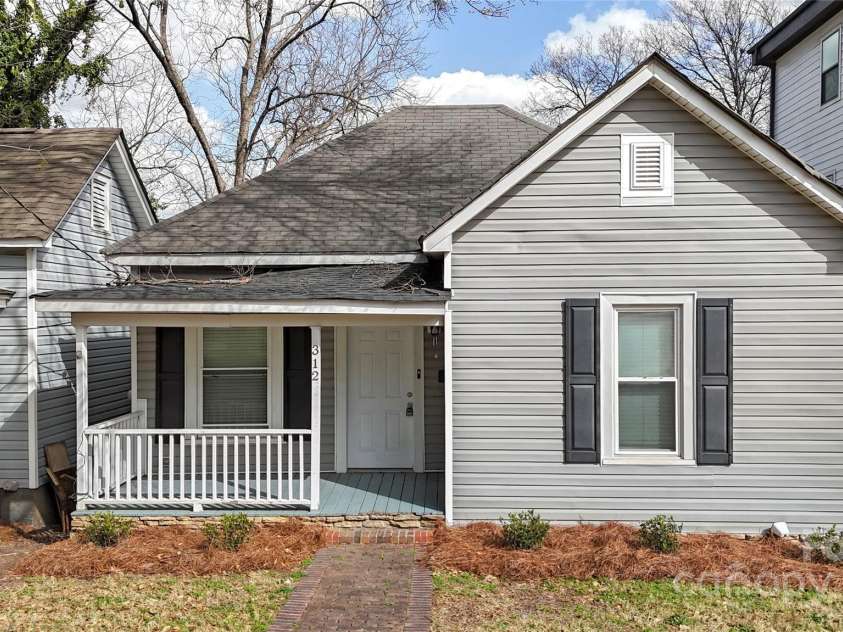 312 Flint Street, Charlotte, NC 28216.  MLS# CAR4231373, YatesRealty ID 2411. 