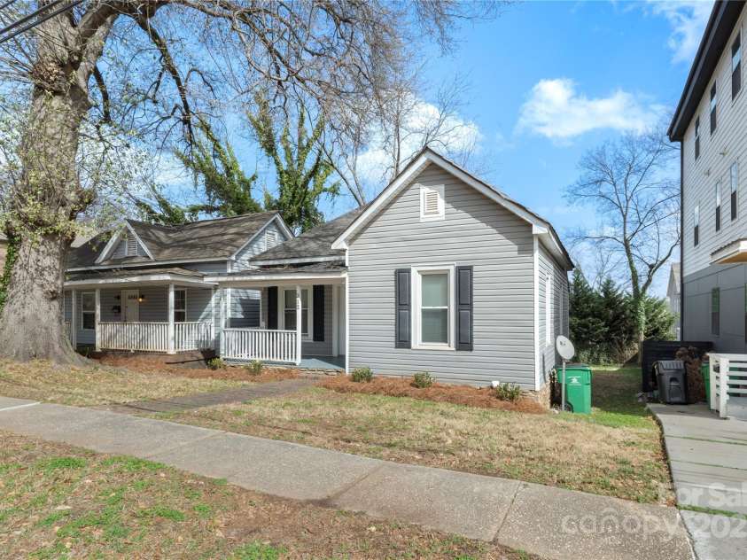 312 Flint Street, Charlotte, NC 28216.  MLS# CAR4231373, YatesRealty ID 2411. 