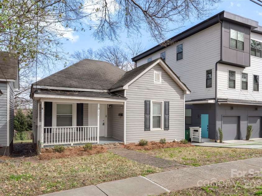 312 Flint Street, Charlotte, NC 28216.  MLS# CAR4231373, YatesRealty ID 2411. 