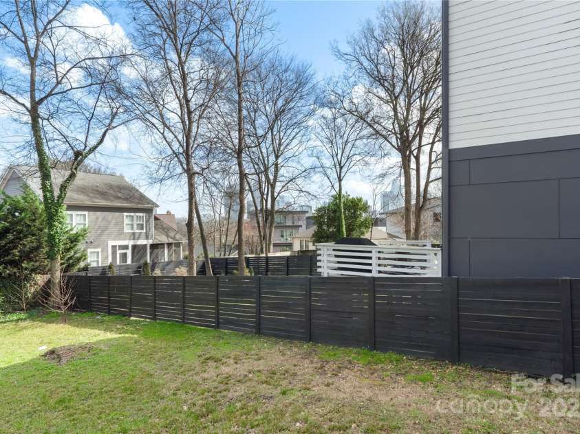 312 Flint Street, Charlotte, NC 28216.  MLS# CAR4231373, YatesRealty ID 2411. 
