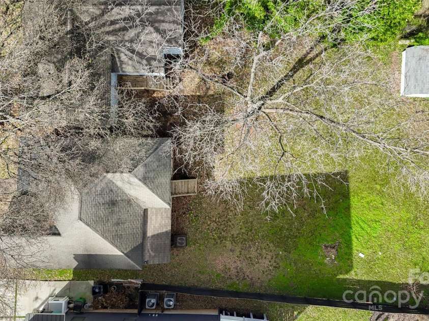 312 Flint Street, Charlotte, NC 28216.  MLS# CAR4231373, YatesRealty ID 2411. 