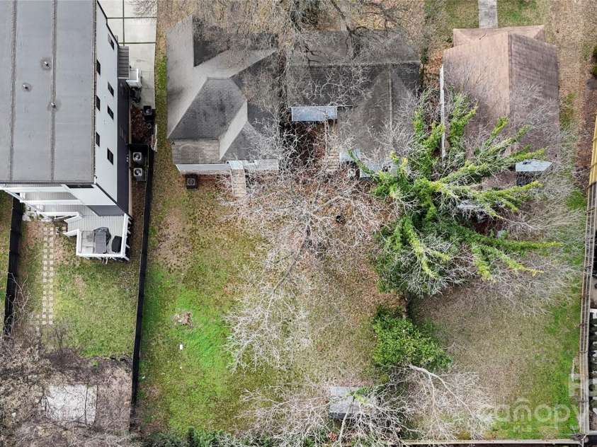 312 Flint Street, Charlotte, NC 28216.  MLS# CAR4231373, YatesRealty ID 2411. 