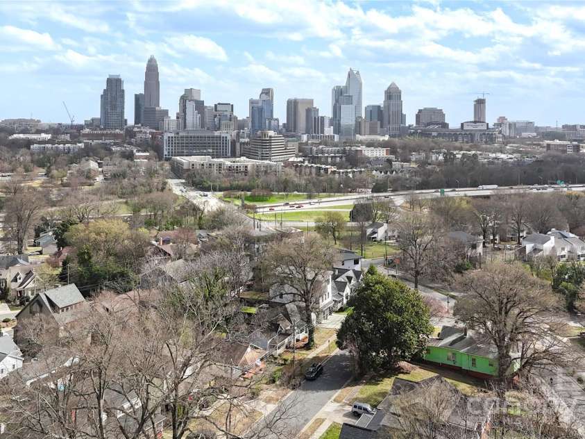 312 Flint Street, Charlotte, NC 28216.  MLS# CAR4231373, YatesRealty ID 2411. 