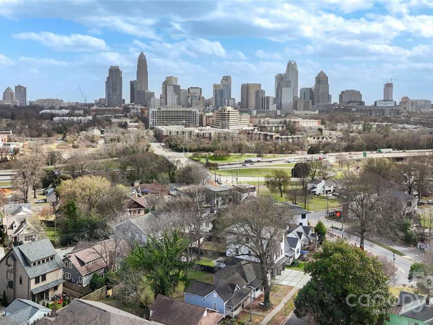 312 Flint Street, Charlotte, NC 28216.  MLS# CAR4231373, YatesRealty ID 2411. 