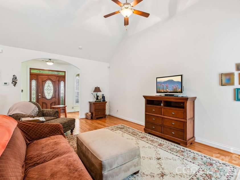 12200 Bronx Drive, Huntersville, NC 28078.  MLS# CAR4378213, YatesRealty ID 24110. 