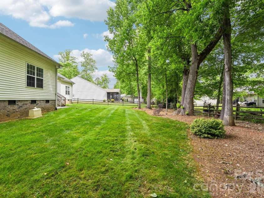 12200 Bronx Drive, Huntersville, NC 28078.  MLS# CAR4378213, YatesRealty ID 24110. 