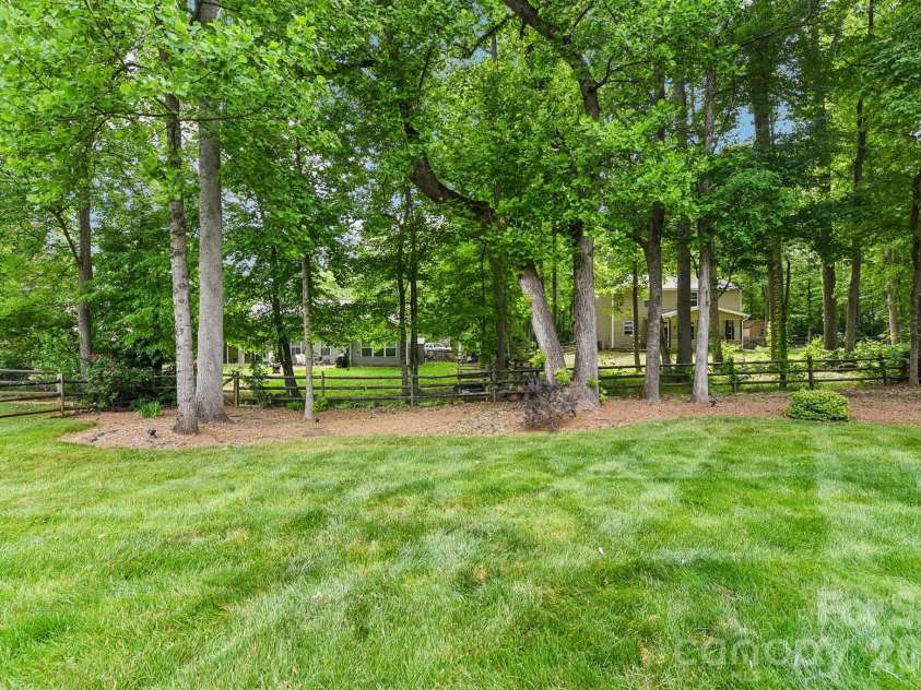 12200 Bronx Drive, Huntersville, NC 28078.  MLS# CAR4378213, YatesRealty ID 24110. 