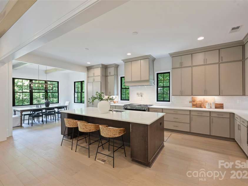 7011 Chateau Bordeaux Lane, Charlotte, NC 28270.  MLS# CAR4271961, YatesRealty ID 24111. 