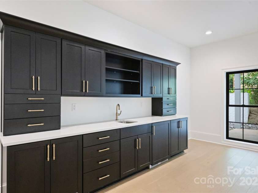 7011 Chateau Bordeaux Lane, Charlotte, NC 28270.  MLS# CAR4271961, YatesRealty ID 24111. 