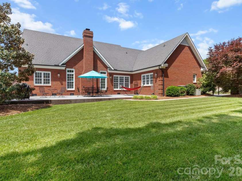 726 Tom Morris Lane, Concord, NC 28027.  MLS# CAR4382168, YatesRealty ID 24111. 