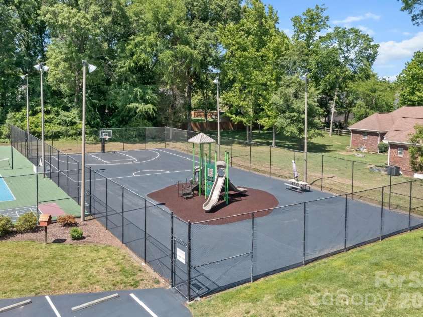 726 Tom Morris Lane, Concord, NC 28027.  MLS# CAR4382168, YatesRealty ID 24111. 