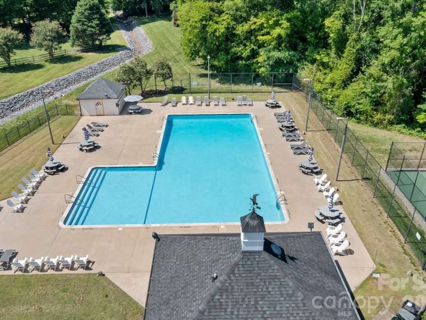 726 Tom Morris Lane, Concord, NC 28027.  MLS# CAR4382168, YatesRealty ID 24111. 
