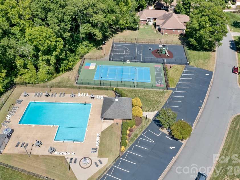 726 Tom Morris Lane, Concord, NC 28027.  MLS# CAR4382168, YatesRealty ID 24111. 