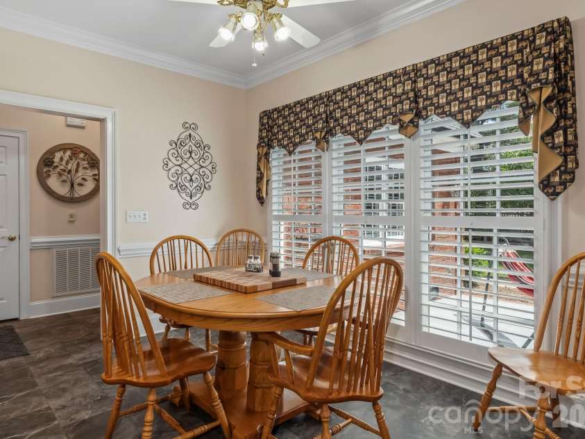 726 Tom Morris Lane, Concord, NC 28027.  MLS# CAR4382168, YatesRealty ID 24111. Breakfast nook.