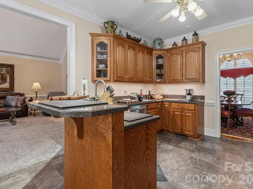 726 Tom Morris Lane, Concord, NC 28027.  MLS# CAR4382168, YatesRealty ID 24111. Kitchen.