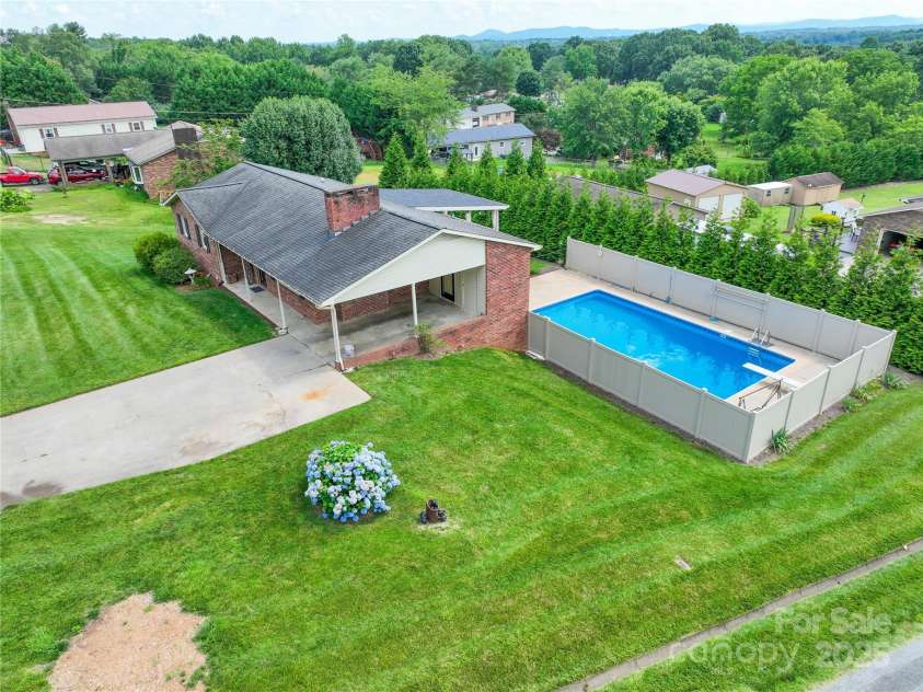 2963 Freezer Locker Road, Hudson, NC 28638.  MLS# CAR4272262, YatesRealty ID 24112. 