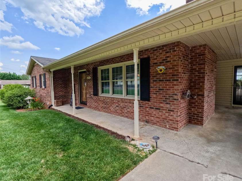 2963 Freezer Locker Road, Hudson, NC 28638.  MLS# CAR4272262, YatesRealty ID 24112. 