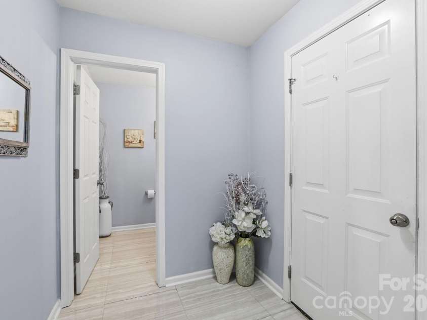 14227 Lake Crossing Drive, Charlotte, NC 28278.  MLS# CAR4372892, YatesRealty ID 24113. Mud area