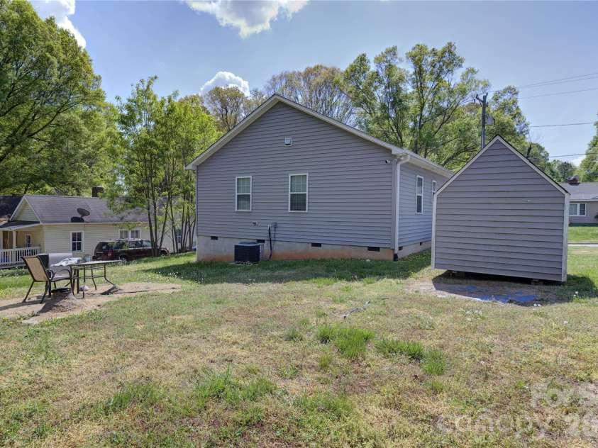 419 Academy Street, Mooresville, NC 28115.  MLS# CAR4365334, YatesRealty ID 24115. 