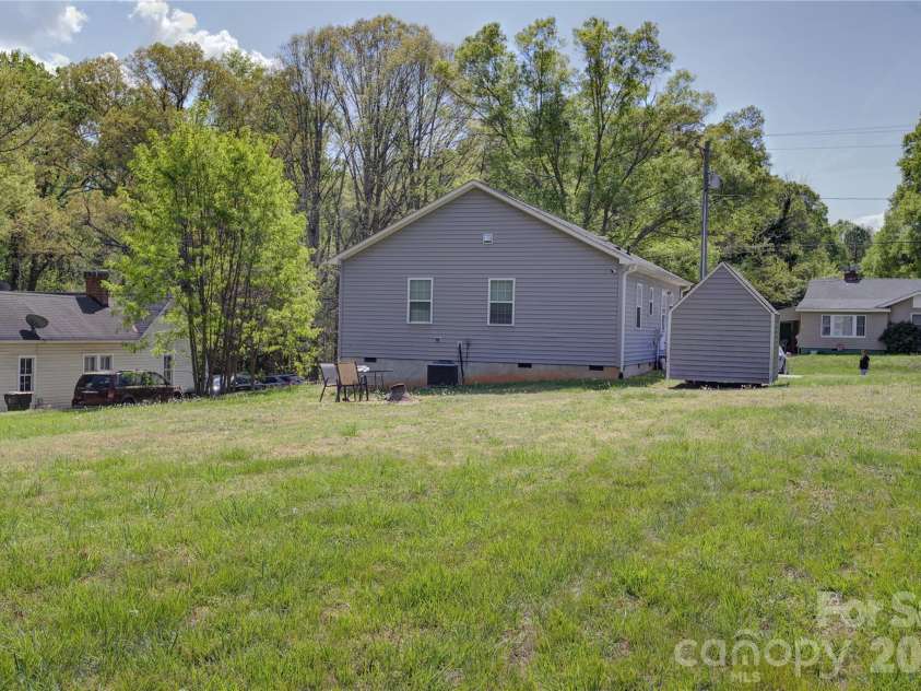 419 Academy Street, Mooresville, NC 28115.  MLS# CAR4365334, YatesRealty ID 24115. 
