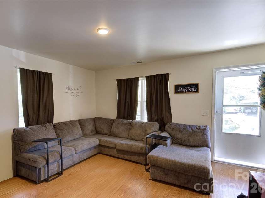 419 Academy Street, Mooresville, NC 28115.  MLS# CAR4365334, YatesRealty ID 24115. 