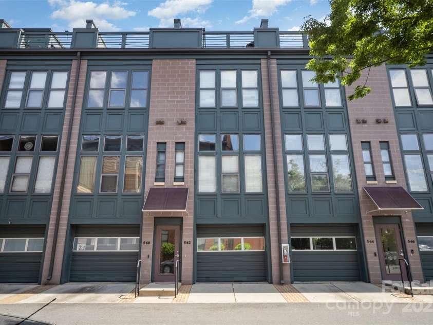 562 New Bern Station Court, Charlotte, NC 28209.  MLS# CAR4248362, YatesRealty ID 24116. 