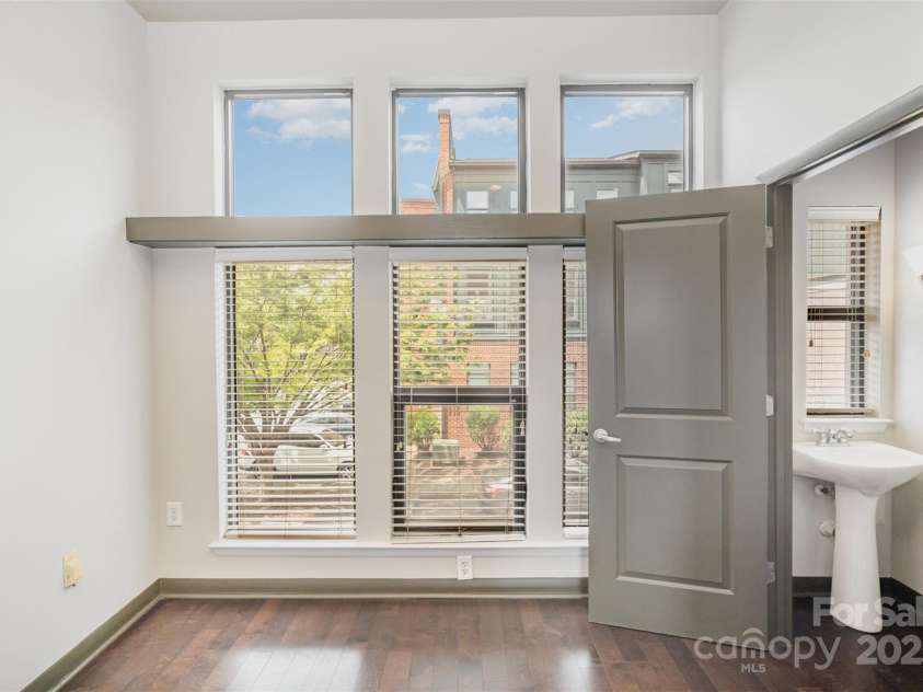 562 New Bern Station Court, Charlotte, NC 28209.  MLS# CAR4248362, YatesRealty ID 24116. 