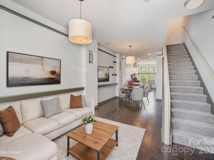 562 New Bern Station Court, Charlotte, NC 28209.  MLS# CAR4248362, YatesRealty ID 24116. 