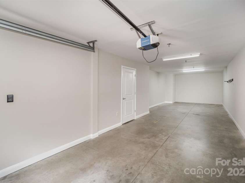 562 New Bern Station Court, Charlotte, NC 28209.  MLS# CAR4248362, YatesRealty ID 24116. 