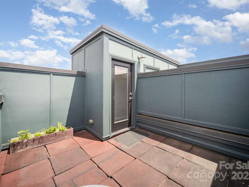 562 New Bern Station Court, Charlotte, NC 28209.  MLS# CAR4248362, YatesRealty ID 24116. 