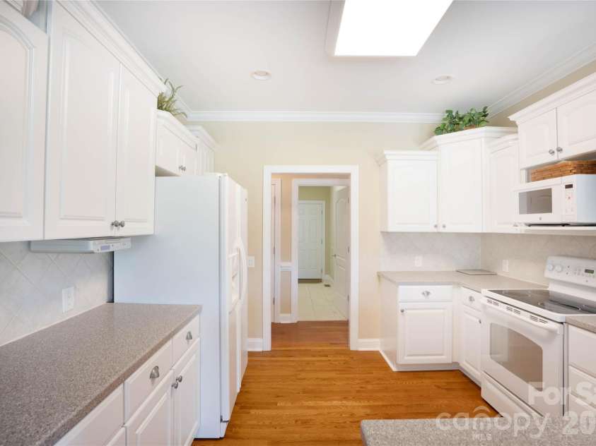 167 Spring Forest Drive, Statesville, NC 28625.  MLS# CAR4363873, YatesRealty ID 24117. 