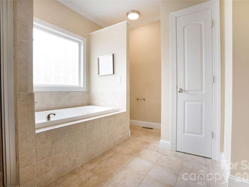 167 Spring Forest Drive, Statesville, NC 28625.  MLS# CAR4363873, YatesRealty ID 24117. 