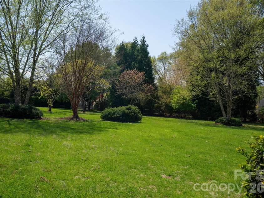 167 Spring Forest Drive, Statesville, NC 28625.  MLS# CAR4363873, YatesRealty ID 24117. 