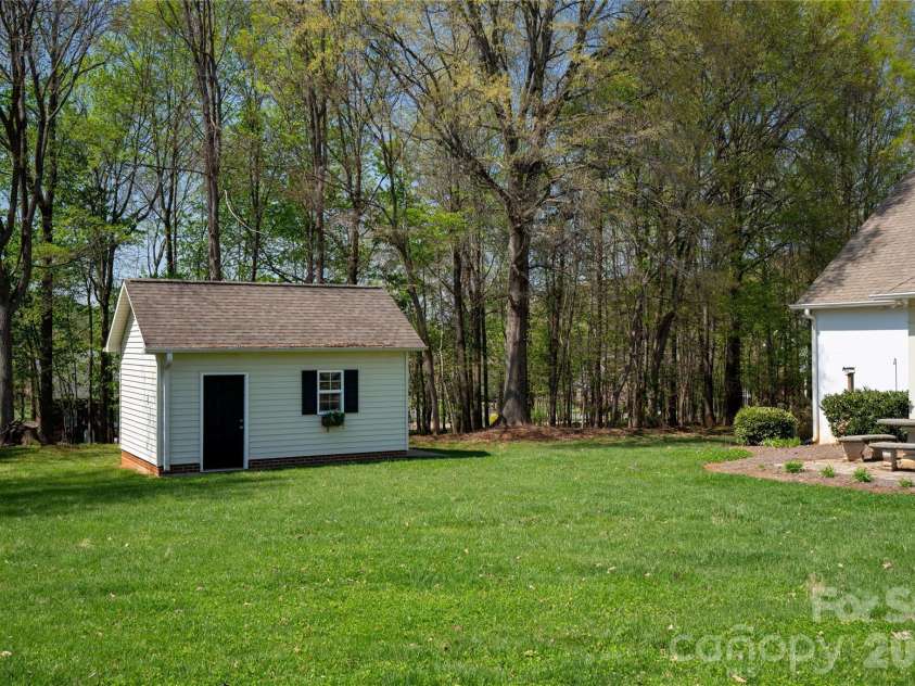167 Spring Forest Drive, Statesville, NC 28625.  MLS# CAR4363873, YatesRealty ID 24117. 