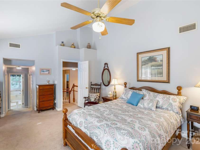 4333 Poplar Grove Drive, Charlotte, NC 28269.  MLS# CAR4261113, YatesRealty ID 24117. 