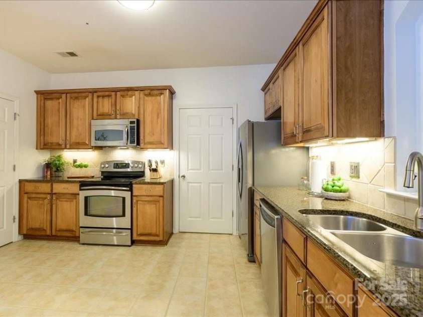 11530 Costigan Lane, Charlotte, NC 28277.  MLS# CAR4260872, YatesRealty ID 24118. 