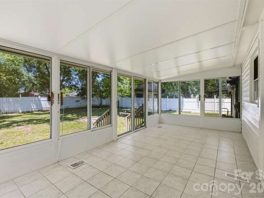 1542 Fieldcrest Circle, Rock Hill, SC 29732.  MLS# CAR4380785, YatesRealty ID 24118. Sunroom