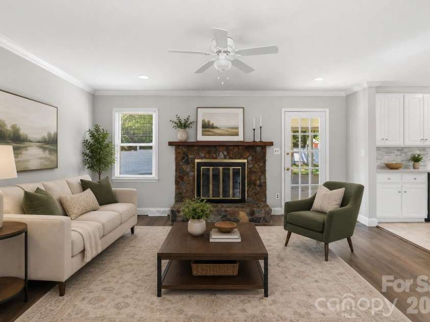 1542 Fieldcrest Circle, Rock Hill, SC 29732.  MLS# CAR4380785, YatesRealty ID 24118. Virtually Staged Living room