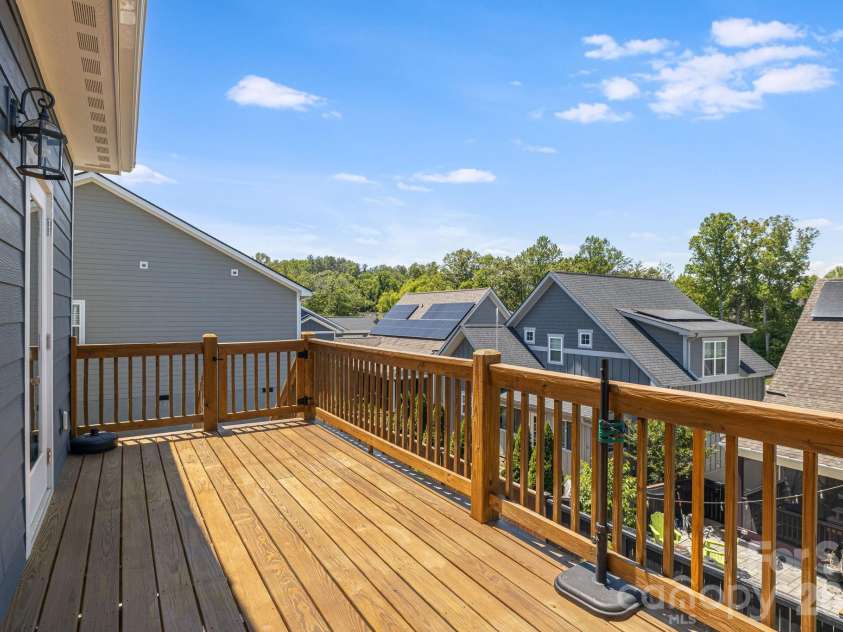 215 Oak Meadow Lane, Asheville, NC 28804.  MLS# CAR4382022, YatesRealty ID 24119. Back Deck